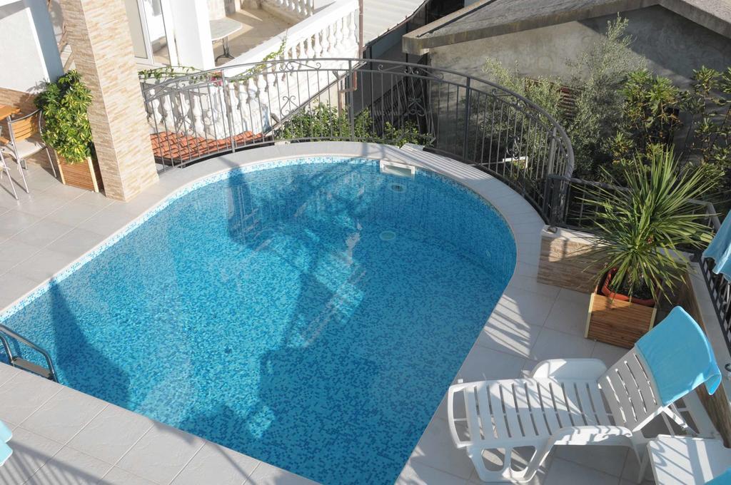 Leut Apartman *
